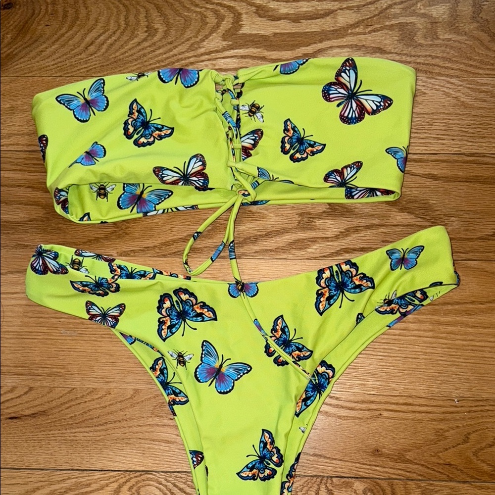 Butterfly Print Bikini Set - Picture 2 of 5